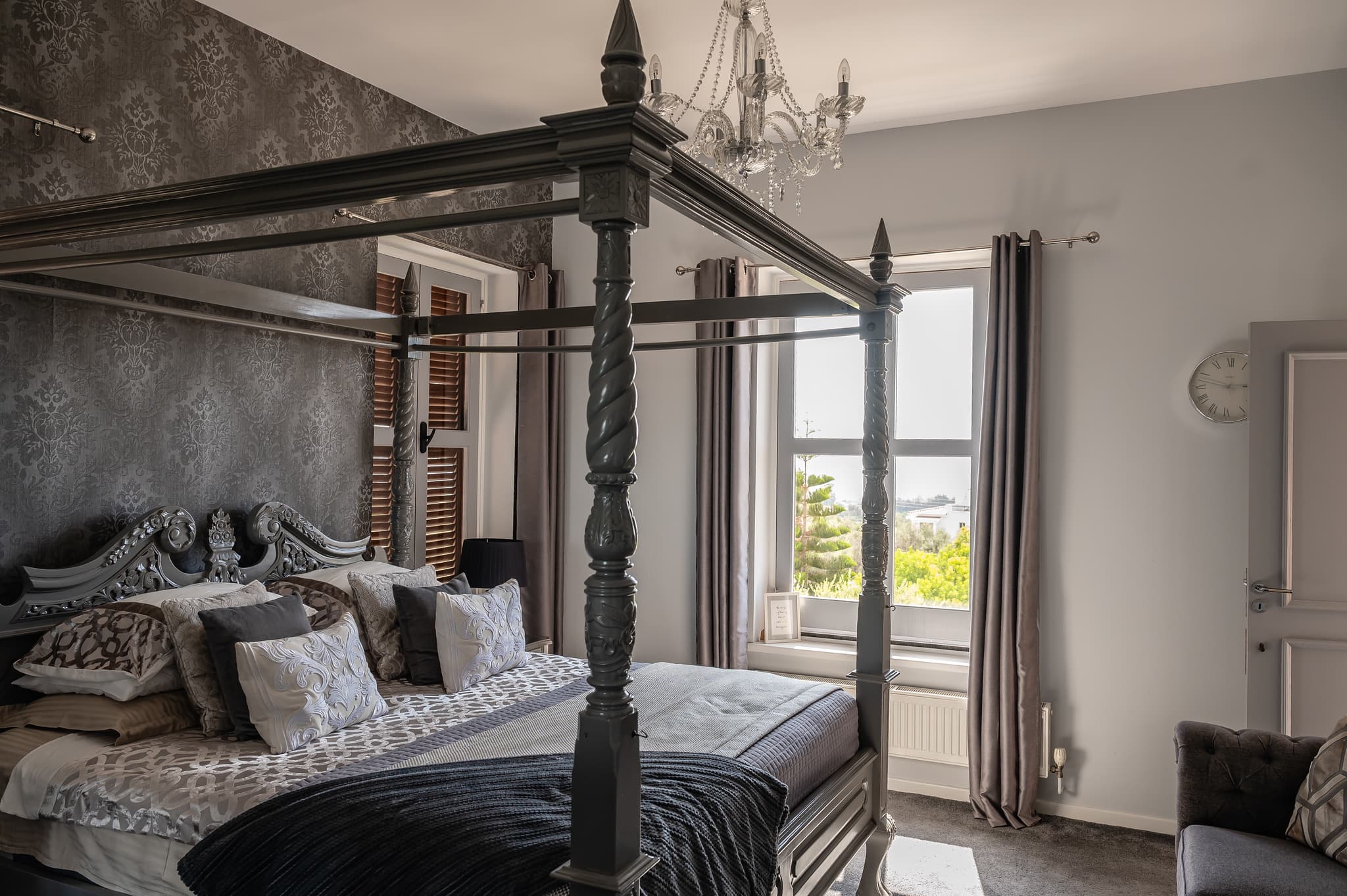 Honeymoon Suite Interior